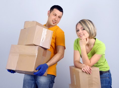 Secure loading of furniture and boxes into a van