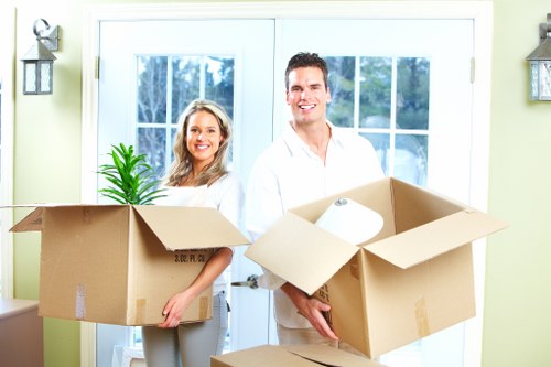 Twickenham street access and moving logistics for removal trucks